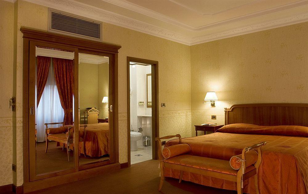 Strozzi Palace Hotel Florenz Zimmer foto